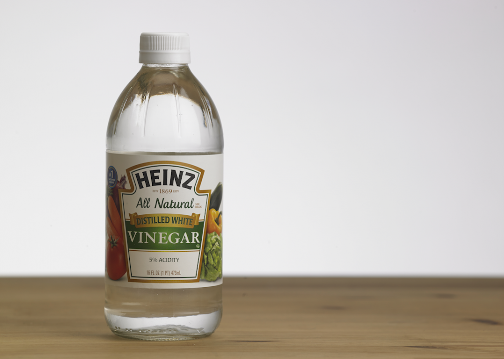 Natural alternative: Vinegar
